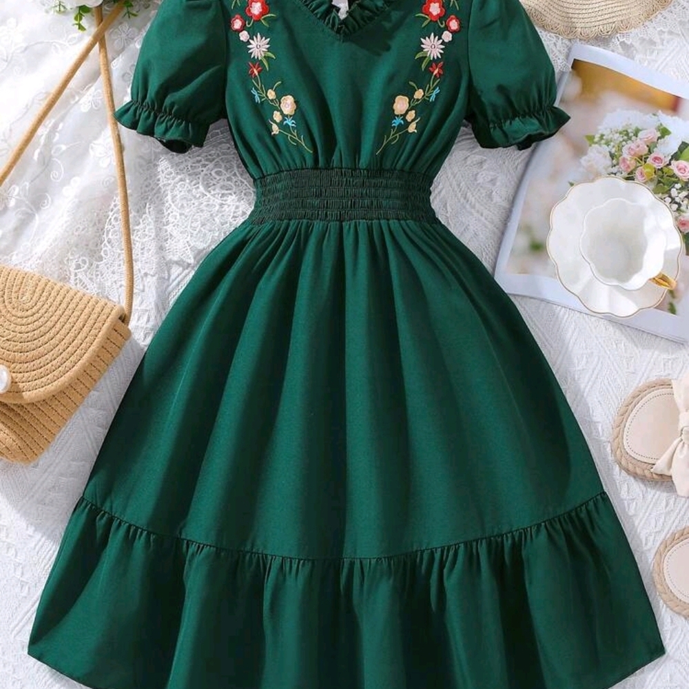 Elegant Green Floral Embroidered Dress